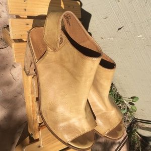 Harlyn Cutout Peep Toe Stacked Chunky Heel Bootie